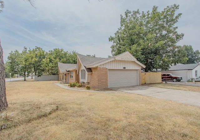 Photo 1 of Single family home for sale at 500 SW 62nd Terrace, Oklahoma City, OK 73139 | MLS# 1250011 | Listing updated on 2026-09-24