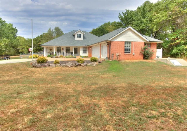 Single family home for sale at 18901 Courtney Ln, Newalla, OK 74857 | MLS# 1250018