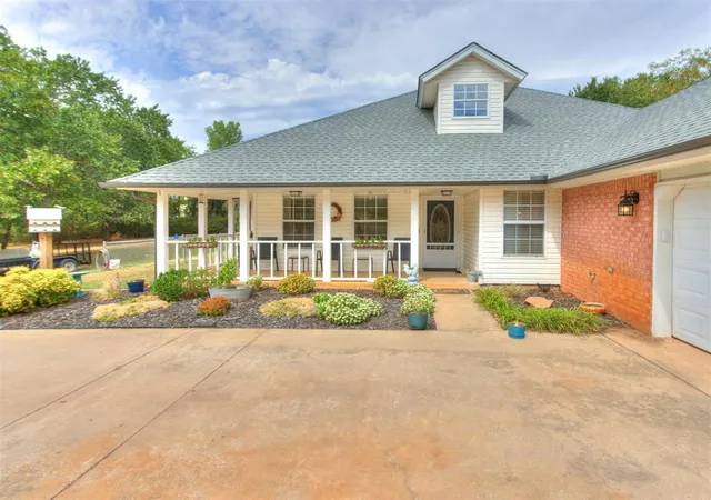 Photo 3 of Single family home for sale at 18901 Courtney Ln, Newalla, OK 74857 | MLS# 1250018 | Listing updated on 2026-09-20