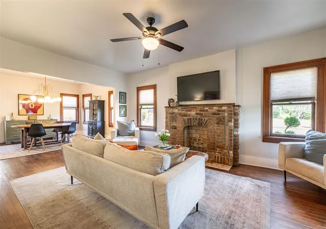 Photo 4 of Sale Pending at 1000 NW 33rd Street, Oklahoma City, OK 73118 | MLS# 1250020 | Listing updated on 2026-10-12