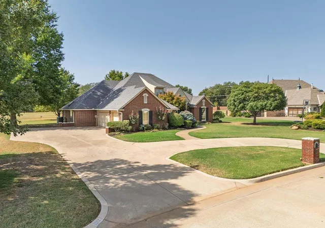 Photo 1 of Single family home for sale at 1112 Troon Cir, Shawnee, OK 74801 | MLS# 1250035 | Listing updated on 2026-09-20