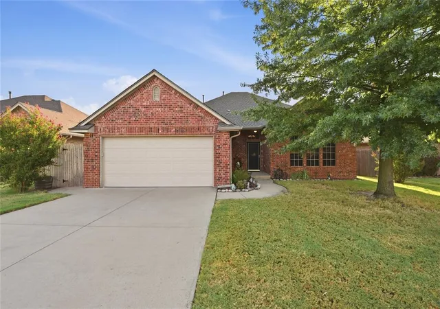 Photo 1 of Single family home for sale at 4220 Kensington Dr, Moore, OK 73160 | MLS# 1250039 | Listing updated on 2026-09-23