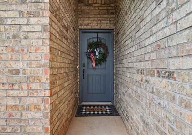 Photo 3 of Single family home for sale at 1005 Ne 33rd Terrace, Moore, OK 73160 | MLS# 1250043 | Listing updated on 2026-10-20
