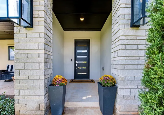 Photo 3 of Single family home for sale at 21485 S Sawtooth Cir, Edmond, OK 73012 | MLS# 1250044 | Listing updated on 2026-09-20