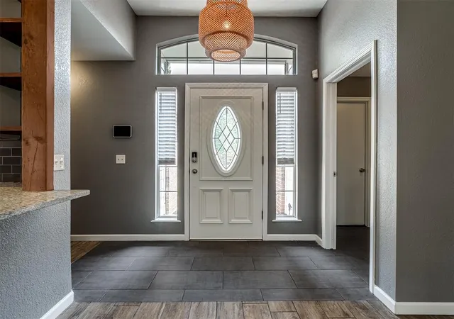 Photo 3 of Single family home for sale at 1604 Oriole Dr, Norman, OK 73071 | MLS# 1250045 | Listing updated on 2026-10-07