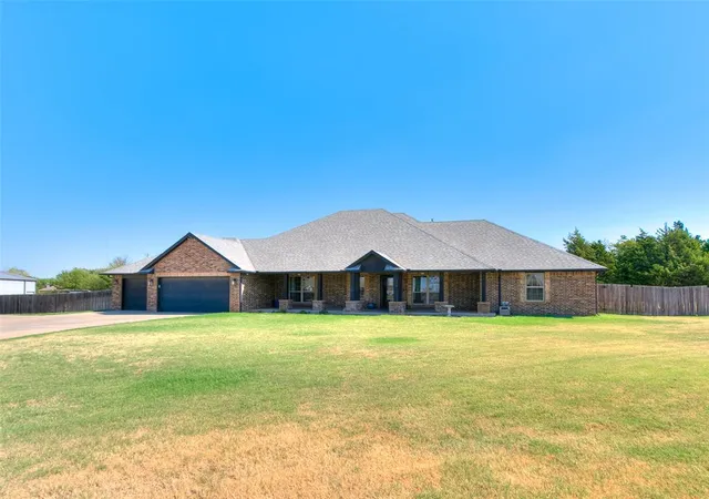 Photo 3 of Single family home for sale at 4500 Hillside Ln, Edmond, OK 73025 | MLS# 1250055 | Listing updated on 2026-10-11