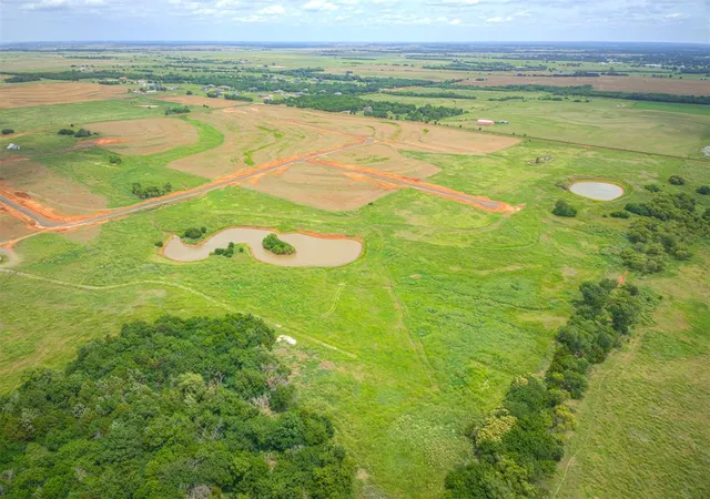 Photo 4 of Sale Pending at 9451 Dogwood Cir (lot 16), Guthrie, OK 73044 | MLS# 1250058 | Listing updated on 2026-09-20