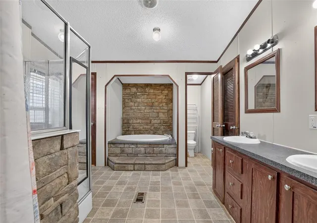 Photo 3 of Single family home for sale at 102211 S Highway 102, Mc Loud, OK 74851 | MLS# 1250059 | Listing updated on 2026-09-20