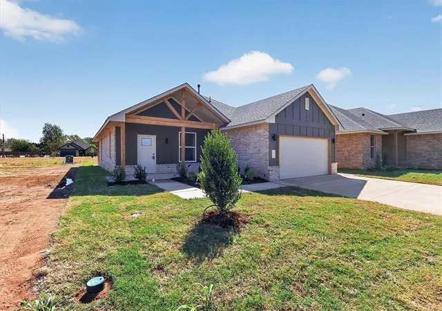 Single family home for sale at 1920 Sage Valley Ter, Yukon, OK 73099 | MLS# 1250069