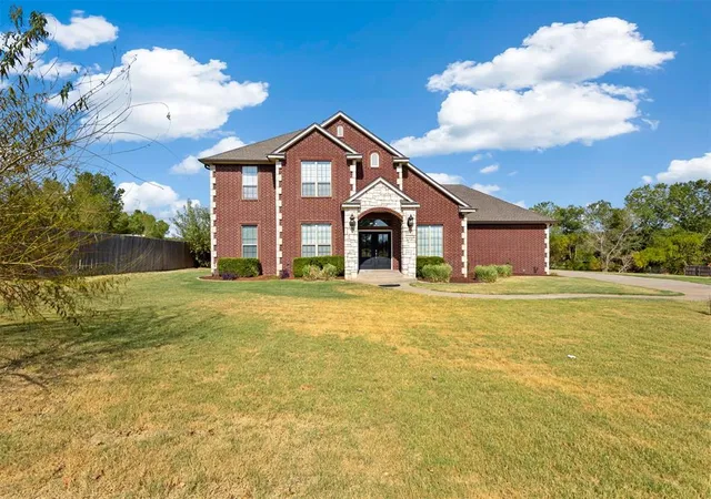 Photo 3 of Single family home for sale at 4613 Southcreek Rd, Oklahoma City, OK 73165 | MLS# 1250072 | Listing updated on 2026-09-20