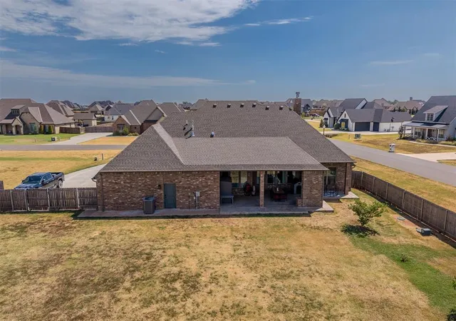 Photo 3 of Single family home for sale at 995 Bivium Cir, Newcastle, OK 73065 | MLS# 1250073 | Listing updated on 2026-10-05