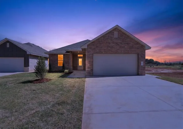 Photo 1 of Single family home for sale at 1924 Sage Valley Ter, Yukon, OK 73099 | MLS# 1250082 | Listing updated on 2026-09-23