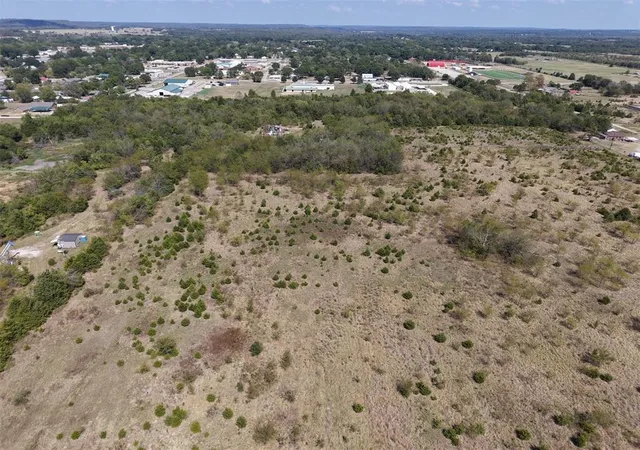 Photo 3 of Land for sale at 725 S Okmulgee St, Wetumka, OK 74883 | MLS# 1250083 | Listing updated on 2026-09-29