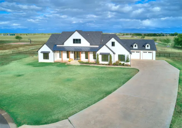 Photo 1 of Single family home for sale at 22720 Tuscan Ests Dr, Edmond, OK 73025 | MLS# 1250086 | Listing updated on 2026-10-29