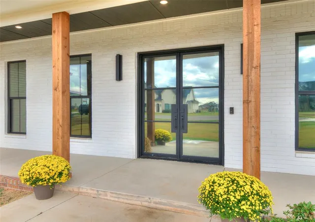 Photo 3 of Single family home for sale at 22720 Tuscan Ests Dr, Edmond, OK 73025 | MLS# 1250086 | Listing updated on 2026-10-29