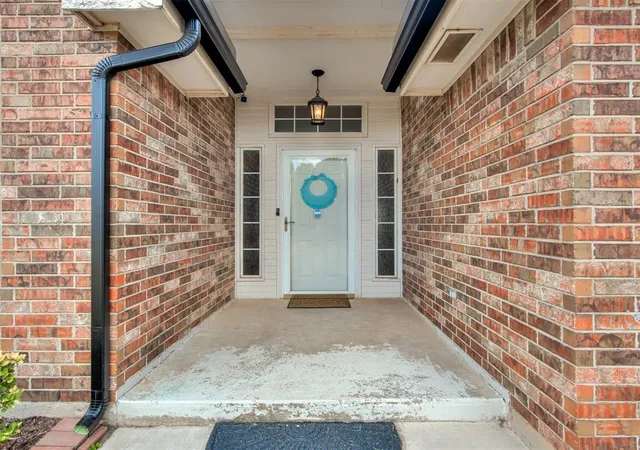 Photo 3 of Single family home for sale at 11712 SW 7th Street, Yukon, OK 73099 | MLS# 1250088 | Listing updated on 2026-09-21