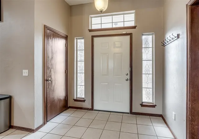 Photo 4 of Single family home for sale at 11712 SW 7th Street, Yukon, OK 73099 | MLS# 1250088 | Listing updated on 2026-09-21