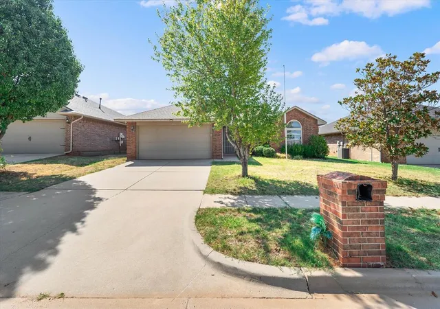 Photo 2 of Single family home for sale at 2420 Nw 196th Terrace, Edmond, OK 73012 | MLS# 1250114 | Listing updated on 2026-09-29