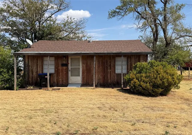 Photo 1 of Single family home for sale at 311 Highway 44, Burns Flat, OK 73624 | MLS# 1250126 | Listing updated on 2026-09-20
