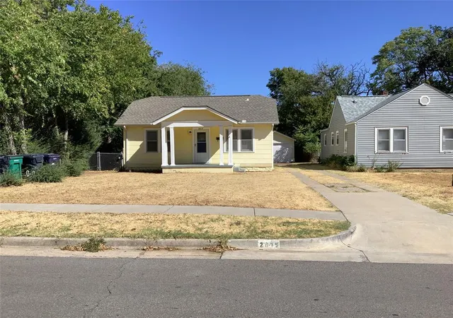 Photo 2 of Sale Pending at 2615 Nw 40th Street, Oklahoma City, OK 73112 | MLS# 1250160 | Listing updated on 2026-10-07