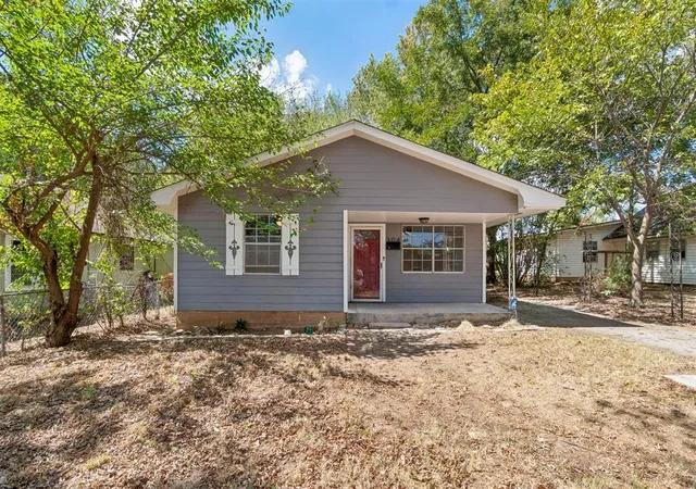 Photo 3 of Single family home for sale at 304 S 4th Street, Noble, OK 73068 | MLS# 1250162 | Listing updated on 2026-09-20