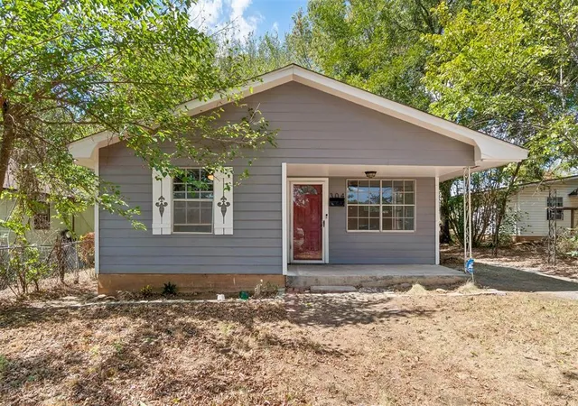 Photo 4 of Single family home for sale at 304 S 4th Street, Noble, OK 73068 | MLS# 1250162 | Listing updated on 2026-09-20