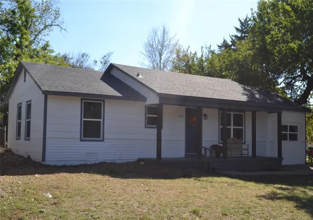 Photo 3 of Single family home for sale at 1020 Hickory Ln, Oklahoma City, OK 73110 | MLS# 1250167 | Listing updated on 2026-10-20