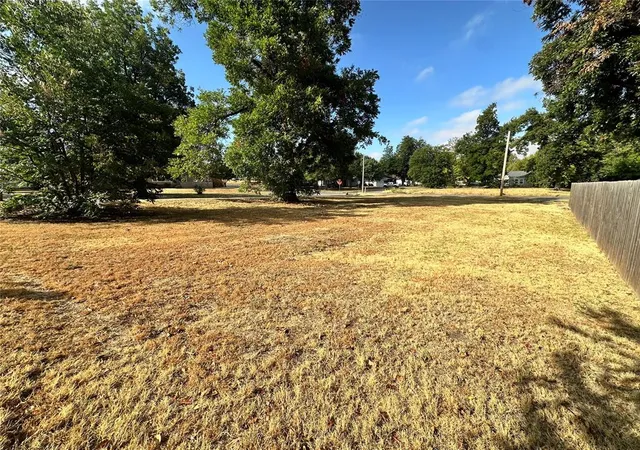 Photo 3 of Land for sale at 627 S 8th Street, Chickasha, OK 73018 | MLS# 1250170 | Listing updated on 2026-09-23