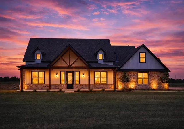 Single family home for sale at 701 S Cimarron Rd, Yukon, OK 73099 | MLS# 1250173