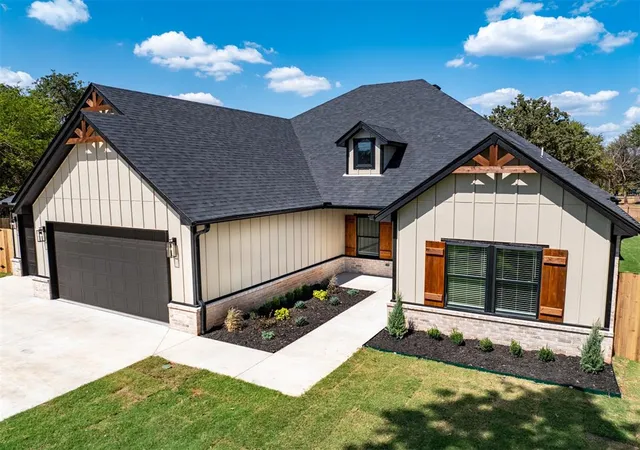 Photo 2 of Single family home for sale at 14471 E Wilshire Rd, Jones, OK 73049 | MLS# 1250176 | Listing updated on 2026-09-21