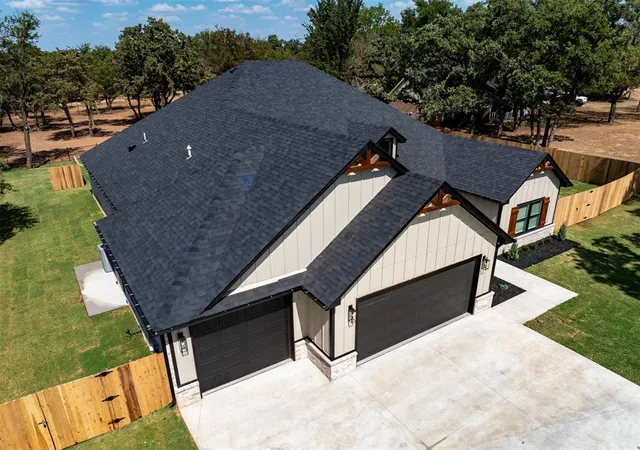 Photo 3 of Single family home for sale at 14471 E Wilshire Rd, Jones, OK 73049 | MLS# 1250176 | Listing updated on 2026-09-21