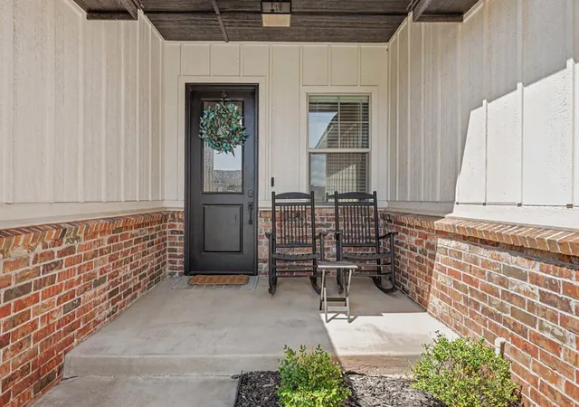 Photo 2 of Single family home for sale at 10701 Coeur Ct, Yukon, OK 73099 | MLS# 1250177 | Listing updated on 2026-09-21