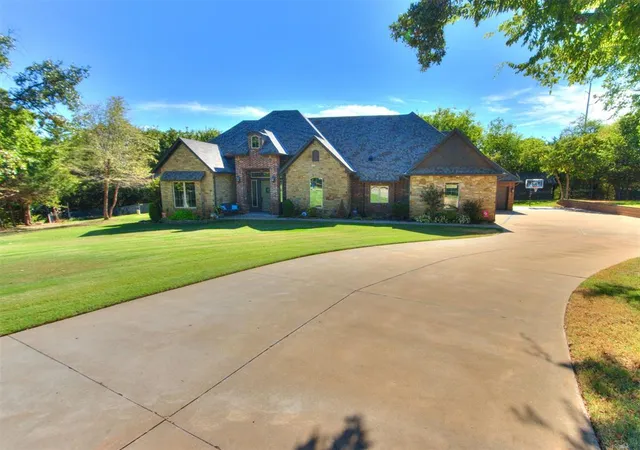 Photo 2 of Sale Pending at 2217 Crestwood Dr, Jones, OK 73049 | MLS# 1250184 | Listing updated on 2026-09-29