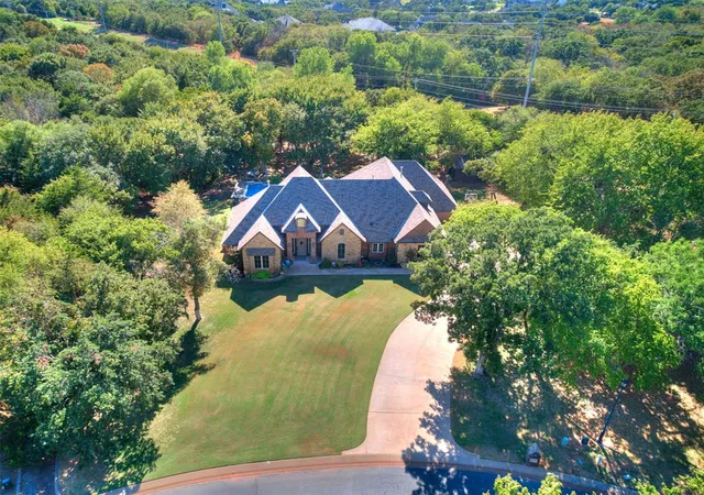 Photo 3 of Sale Pending at 2217 Crestwood Dr, Jones, OK 73049 | MLS# 1250184 | Listing updated on 2026-09-29