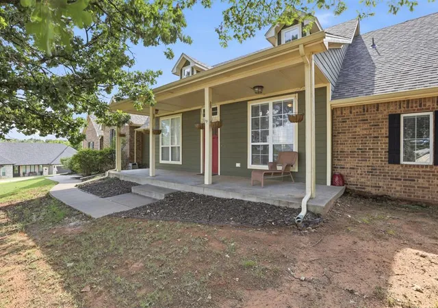 Photo 2 of Single family home for sale at 5270 Buffalo Hl Run, Guthrie, OK 73044 | MLS# 1250201 | Listing updated on 2026-10-01