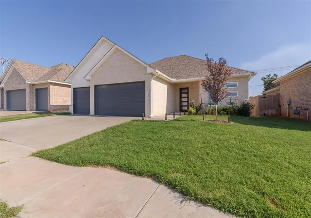 Photo 2 of Single family home for sale at 5904 Nw 158th Street, Edmond, OK 73013 | MLS# 1250203 | Listing updated on 2026-10-07