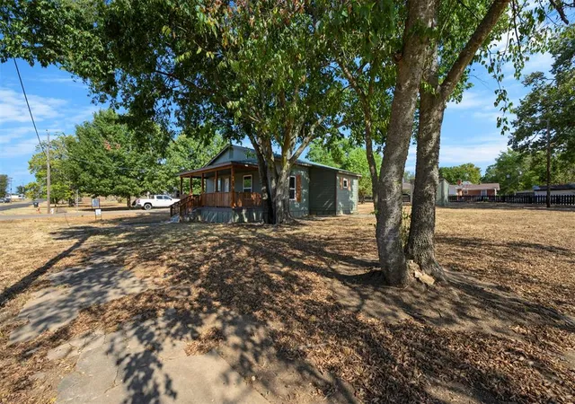 Photo 3 of Single family home for sale at 211 W Boston Ave, Fort Towson, OK 74735 | MLS# 1250223 | Listing updated on 2026-09-25