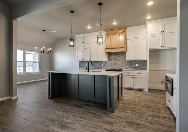 Photo 4 of Single family home for sale at 11917 Rockbed Dr, Yukon, OK 73099 | MLS# 1250228 | Listing updated on 2026-09-22
