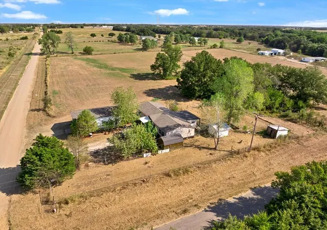 Photo 3 of Multi family home for sale at 827 N Graham Rd, Stroud, OK 74079 | MLS# 1250231 | Listing updated on 2026-09-22