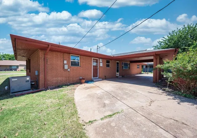 Photo 4 of Single family home for sale at 412 S Carol St, Carnegie, OK 73015 | MLS# 1250255 | Listing updated on 2026-09-22