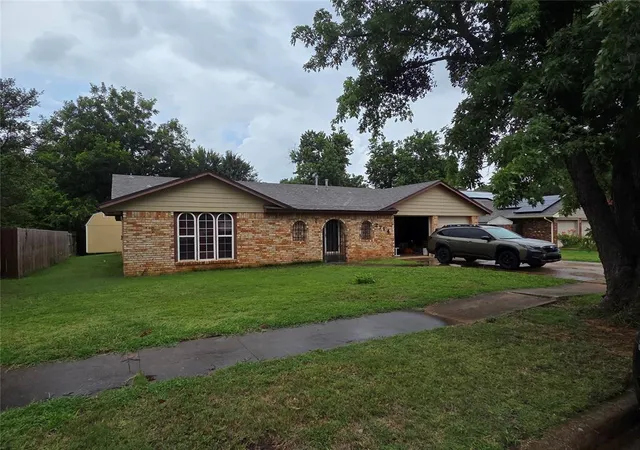 Photo 1 of Sale Pending at 2714 Forest Oaks Cir, Norman, OK 73071 | MLS# 1250256 | Listing updated on 2026-09-23