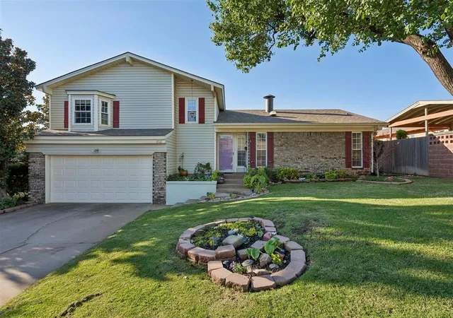 Photo 1 of Single family home for sale at 3712 Nw 70th Street, Oklahoma City, OK 73116 | MLS# 1250257 | Listing updated on 2026-10-08