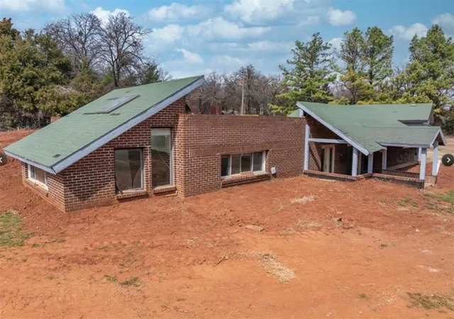 Photo 1 of Single family home for sale at 624 Rail Dr, Edmond, OK 73025 | MLS# 1250258 | Listing updated on 2026-09-22