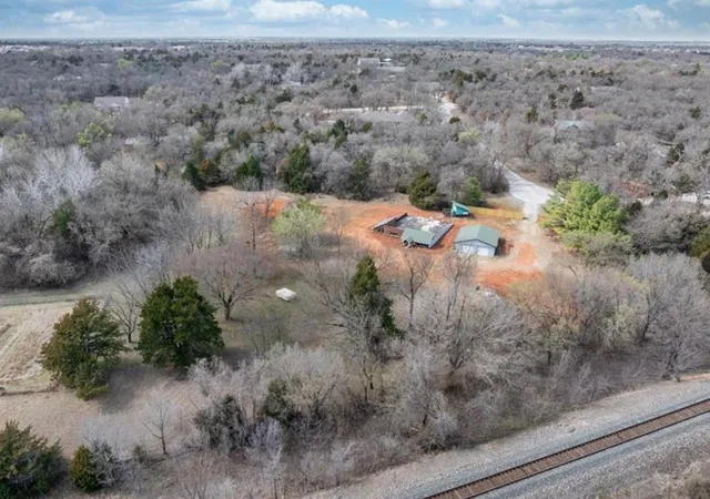 Photo 3 of Single family home for sale at 624 Rail Dr, Edmond, OK 73025 | MLS# 1250258 | Listing updated on 2026-09-22