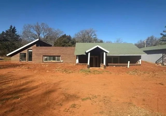 Photo 4 of Single family home for sale at 624 Rail Dr, Edmond, OK 73025 | MLS# 1250258 | Listing updated on 2026-09-22
