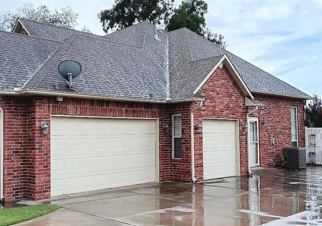 Photo 2 of Single family home for sale at 1502 N Windmill Ridge, Shawnee, OK 74804 | MLS# 1250261 | Listing updated on 2026-10-06