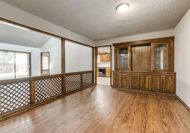 Photo 4 of Single family home for sale at 10417 Casa Linda, Oklahoma City, OK 73139 | MLS# 1250273 | Listing updated on 2026-09-22