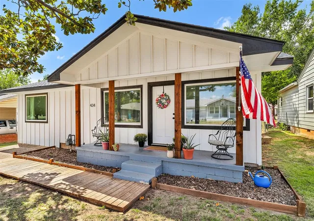 Photo 3 of Single family home for sale at 434 S 7th Street, Yukon, OK 73099 | MLS# 1250282 | Listing updated on 2026-09-24