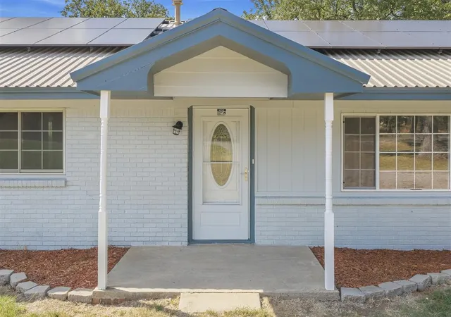 Photo 2 of Single family home for sale at 28121 Airline Rd, Elmore City, OK 73433 | MLS# 1250283 | Listing updated on 2026-09-22