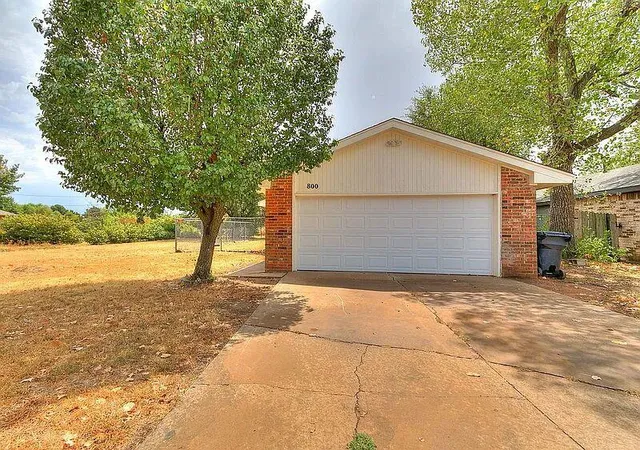 Single family home for sale at 800 NW 113th Street, Oklahoma City, OK 73114 | MLS# 1250296